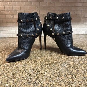 Valentino Garavani Grained Calfskin Rockstud Double Buckle 4 Inch Ankle Boots